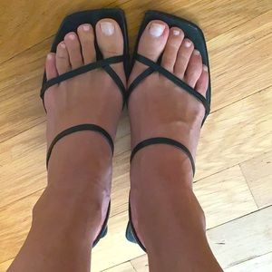 Zara size 38 strappy shoe